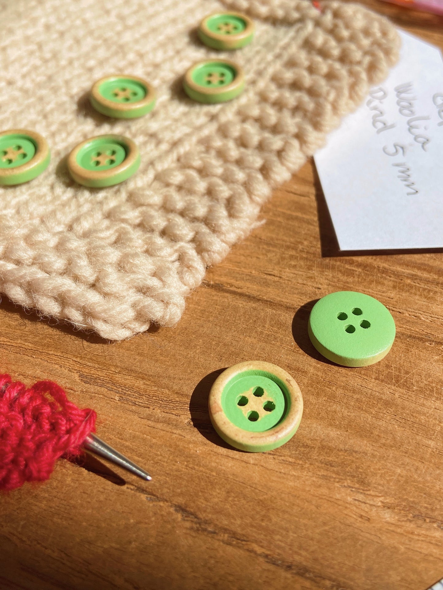 Knapper med grøn bejdset udtryk, 15 mm