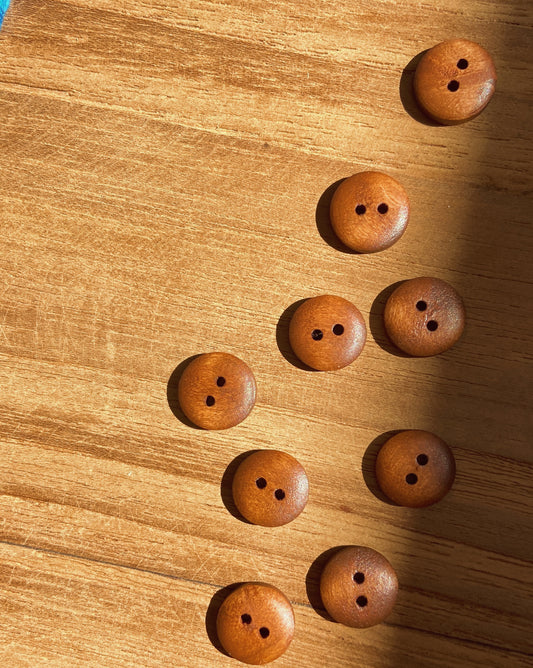 Runde knapper i cognac træ, 12 mm